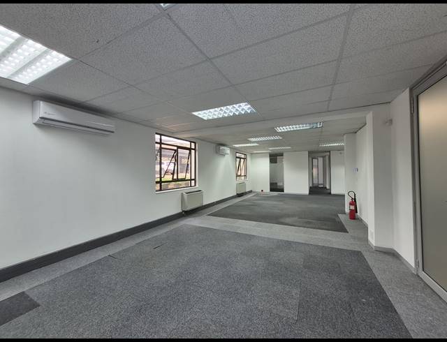 260M² OFFICE TO LET IN HYDE PARK